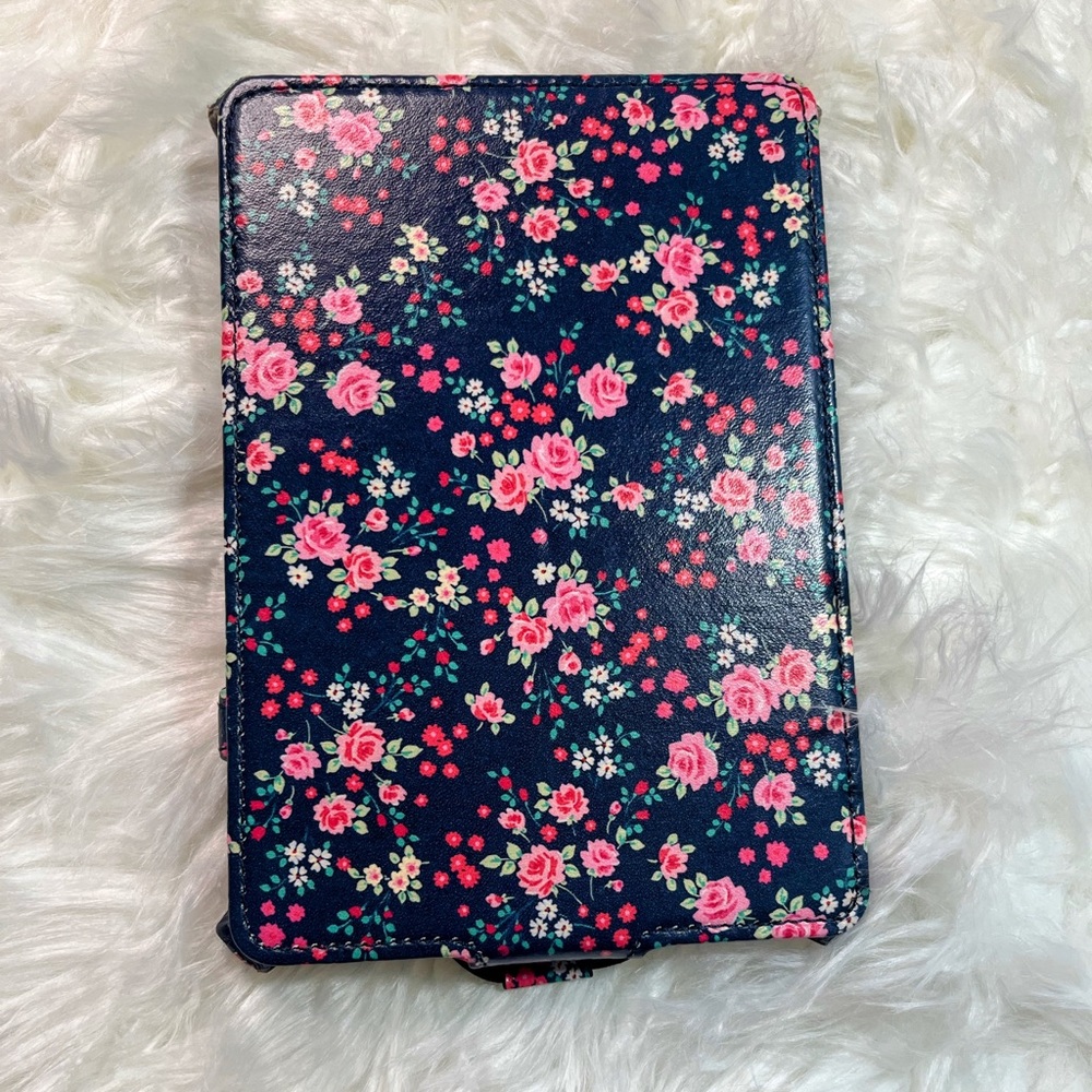 Kindle case. Holds kindle Amazon kindle paperwhite